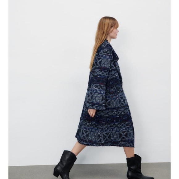𝅺ZARA FLUID JACQUARD COAT LIMITED EDI..
NAVY BLUE - Picture 2 of 3